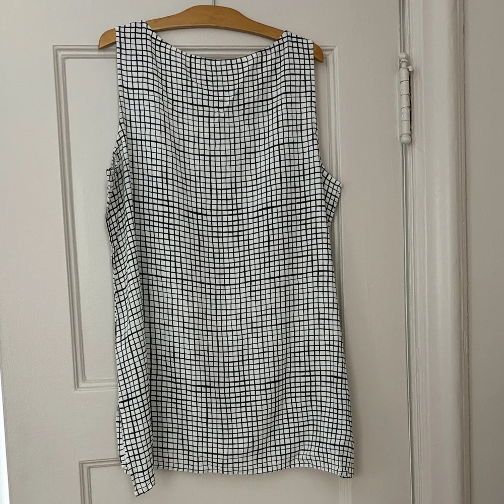 Eileen Fisher Monochrome Grid Sleeveless Top - Picture 4 of 4